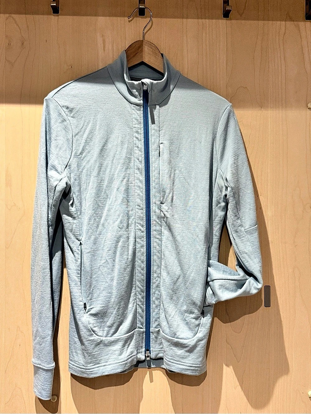 Icebreaker Quantum Women's Zip Jacket Gray Blue: Size Medium